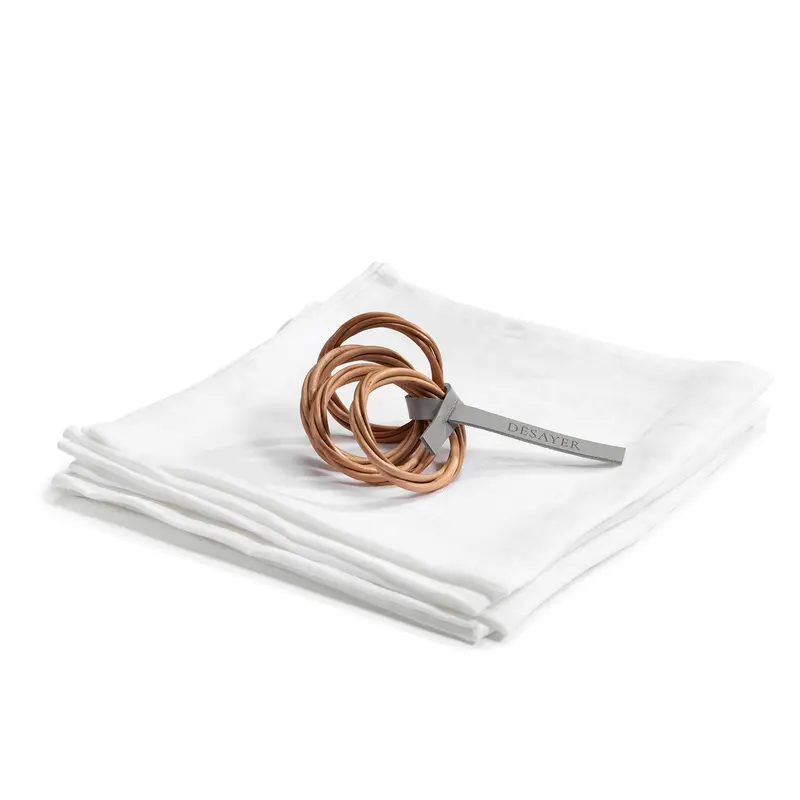 Desayer wicker napkin ring for table with white linen napkins, set of 4. TheWickerStories
