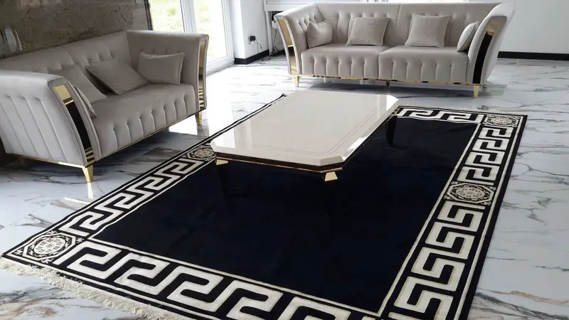 Dywan z meandrem Versace czarny 100/140
