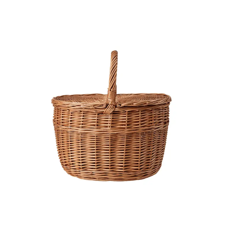 Kastalia wicker picnic basket with lid and handle TheWickerStories