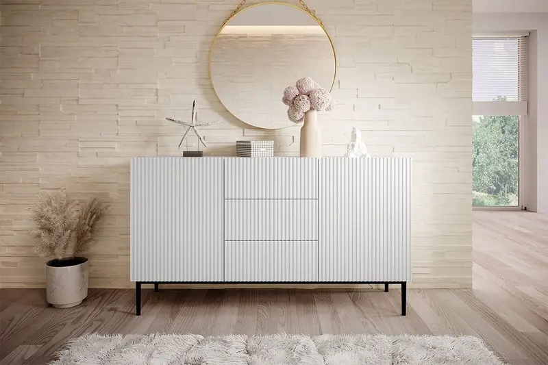 Komoda Nicole 150 cm z szufladami i metalowymi nogami - biały mat / czarne nóżki