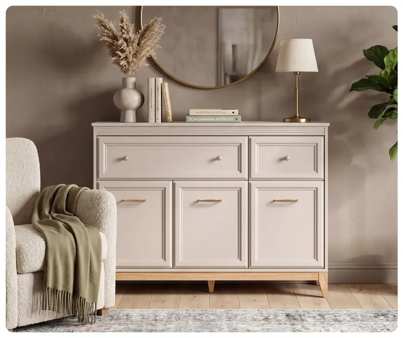 Komoda Windsor 01 kaszmir – 135,5 cm, ozdobne listwy MDF, dębowe nogi