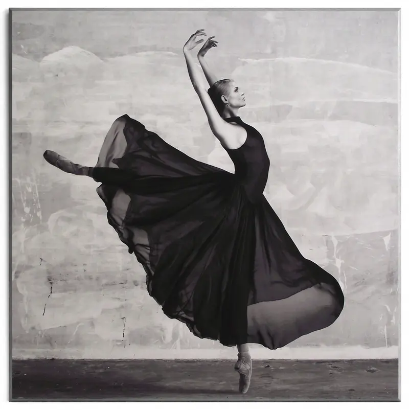 Obraz Balerina w czerni, czarno-biała fotografia na płycie 71x71 cm