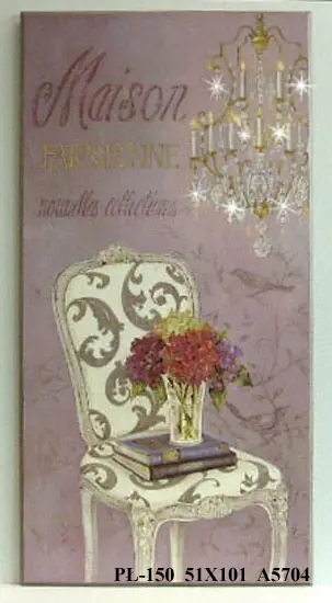 Obraz Eleganckie krzesło z książkami i żyrandol ozdobiony kryształkami 51x101 cm